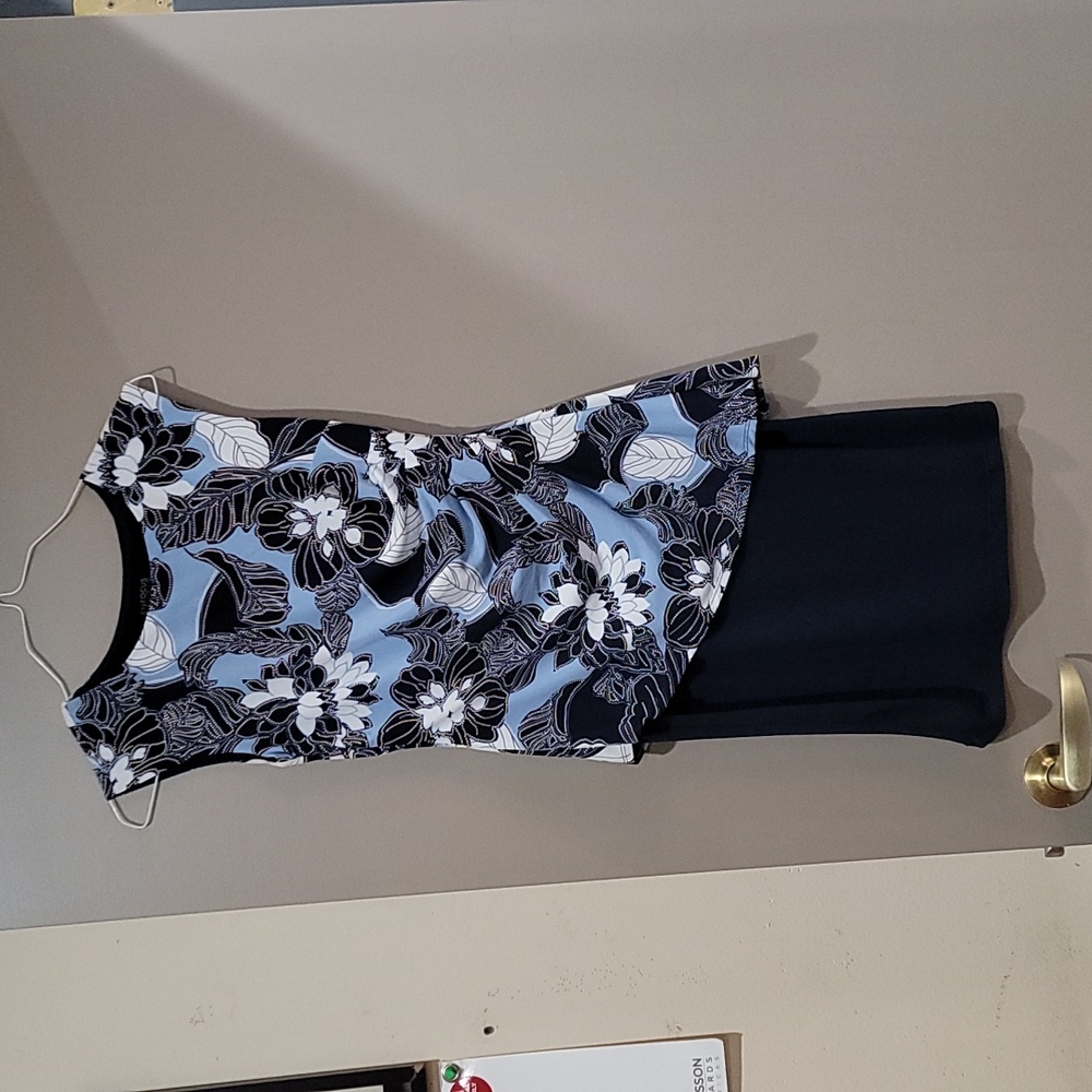 Sleeveless Enfocus midi dress